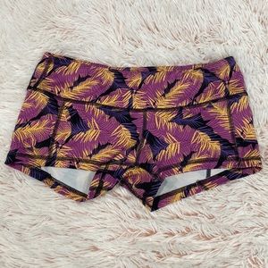 Fleo womens shorts medium